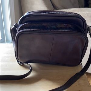 Crossbody purse